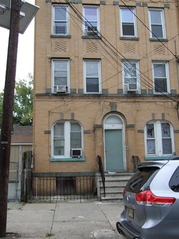 Primary Photo - 99 Lincoln St
