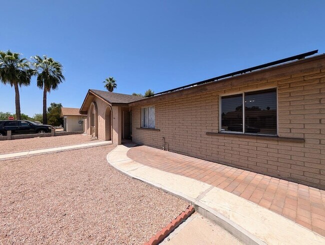 Building Photo - 3848 W North Ln