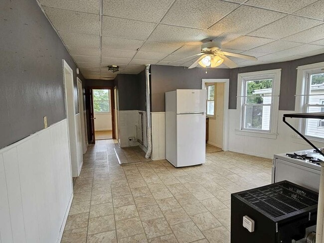 Building Photo - 20 Kosta St