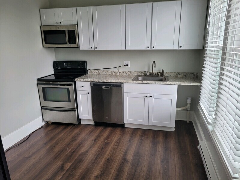 Foto principal - 2921 Hanes Ave