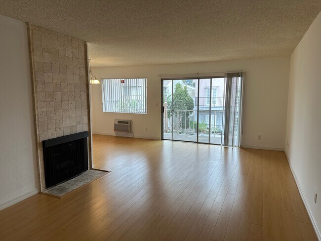 Foto del edificio - 1627 Camden Ave