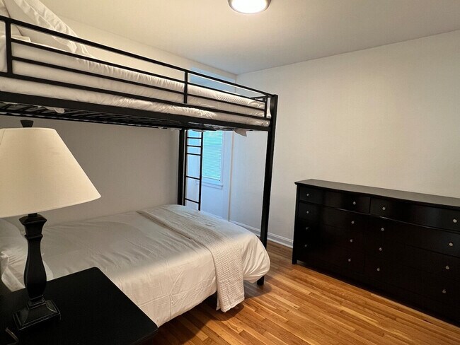 Foto del edificio - 9429 Harold Dr