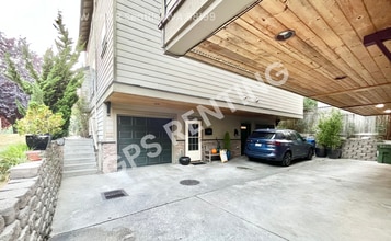 Building Photo - 3012 21st Ave W