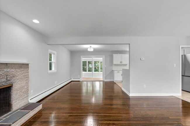 Building Photo - 245 Homeside Ave