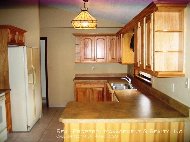 Building Photo - 3 BR / 2 BA Pool Home in Casselberry