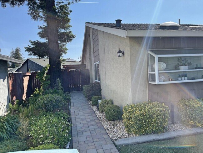 Building Photo - Beautifully Remodeled 3 Bedroom One Story ...