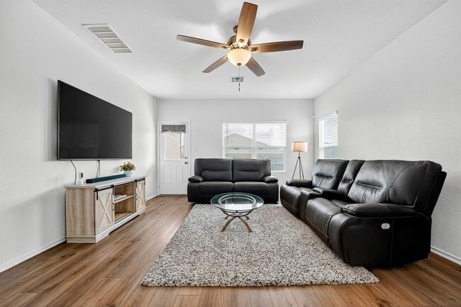 Building Photo - 141 Rowdy Yates Wy