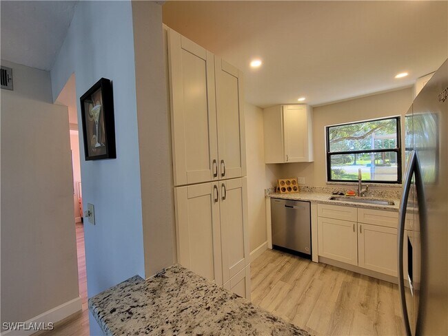 Building Photo - 4198 27th Ct SW