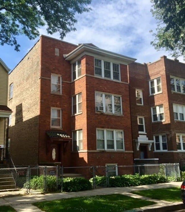 Building Photo - 2439 W Gunnison St