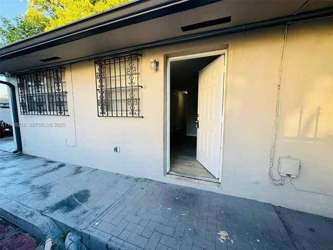 Foto del edificio - 10805 SW 4th St