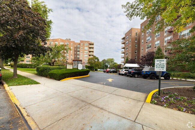 Building Photo - Bay Country Apartments