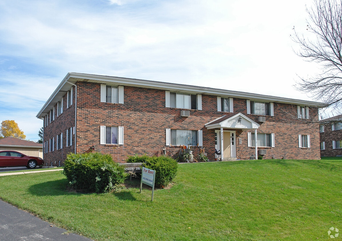 Building Photo - 4320-4325 Kennedy Dr