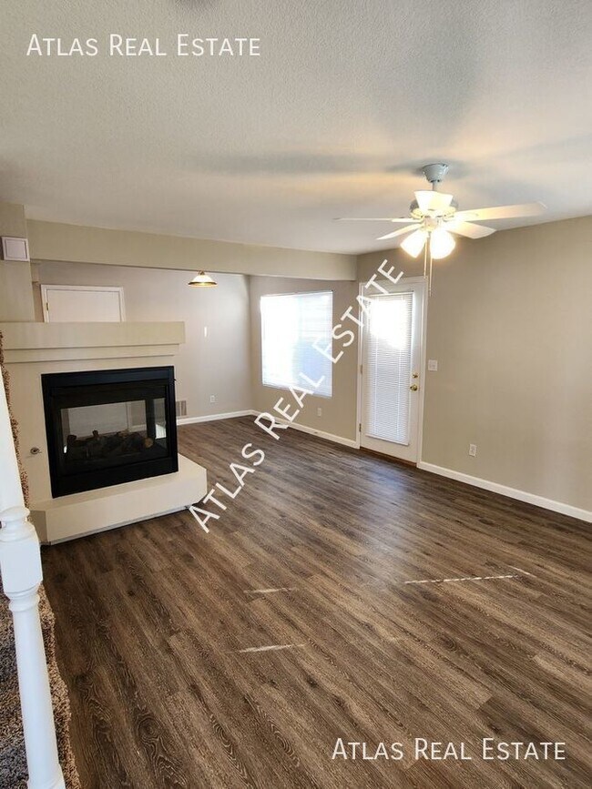 Building Photo - Pristine 3 bed 2 bath home located in Gree...