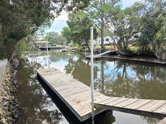 Building Photo - Cozy Coastal Retreat!