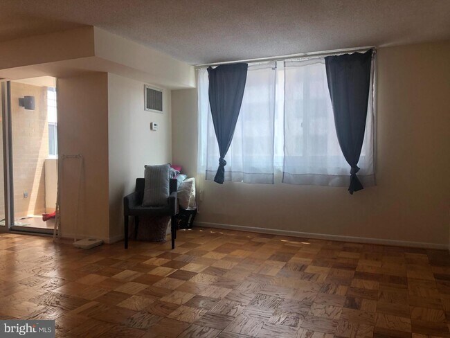 Foto del edificio - 4601 N Park Ave