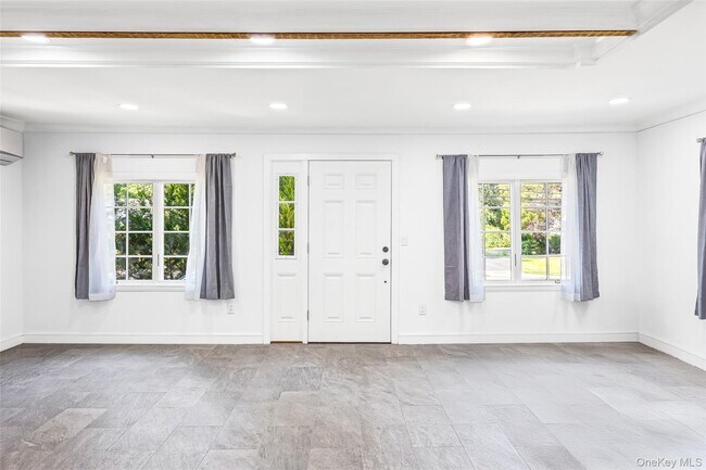 Foto del edificio - 143 Rocky Point Landing Rd