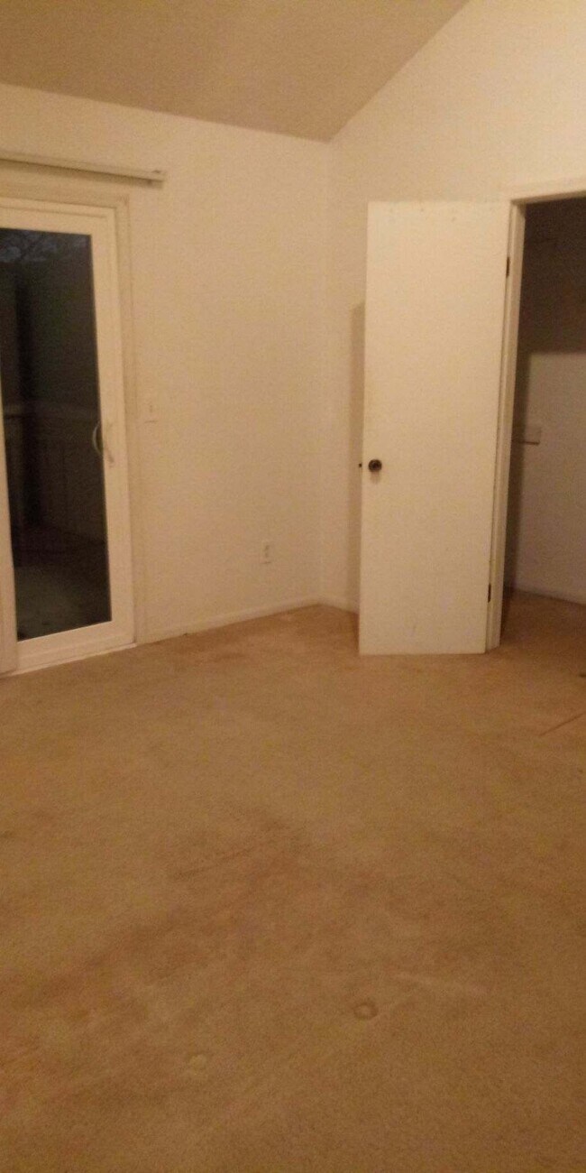 Foto del edificio - 212 Northeast Cedar Court