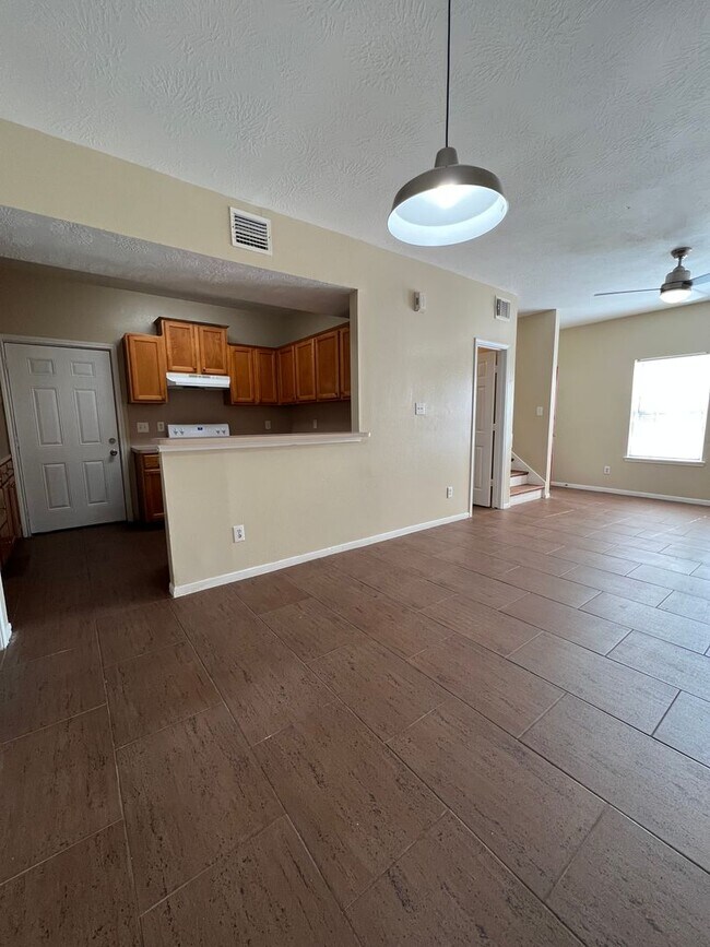 Foto del edificio - 4735 Clover St