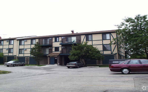 Primary Photo - 409 Kiowa Cir