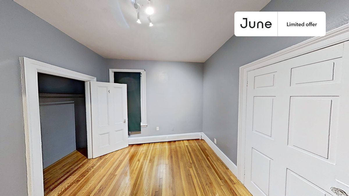 Primary Photo - Private bedroom in 4 bed/1.5 bath Home