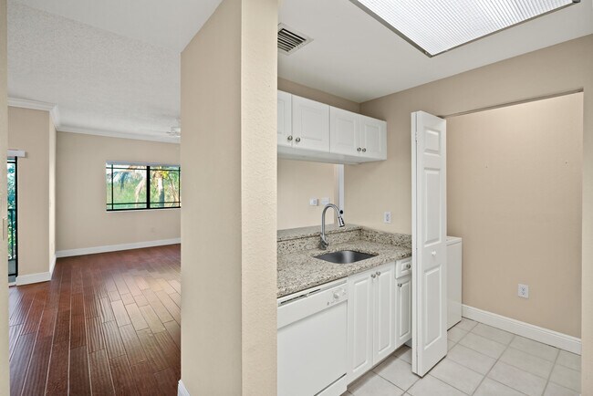 Building Photo - 2811 Grande Pkwy