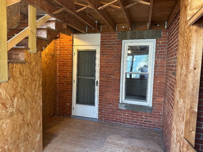 Foto del edificio - 125 W 2nd St