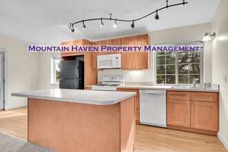 Building Photo - 50 Spruce Dr