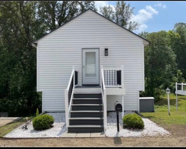 Foto del edificio - 875 Millers Cottage Ln