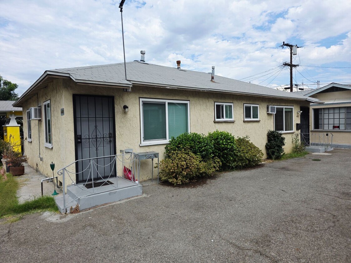 Foto principal - 449 W Harvard St