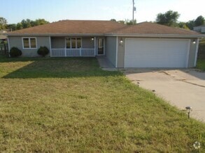 Building Photo - 211 William Dr