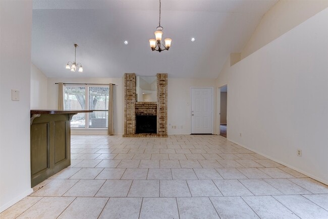 Building Photo - 1906 Woodhue Dr