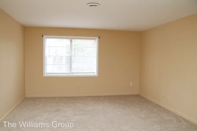 Building Photo - 1021 W Rowan St