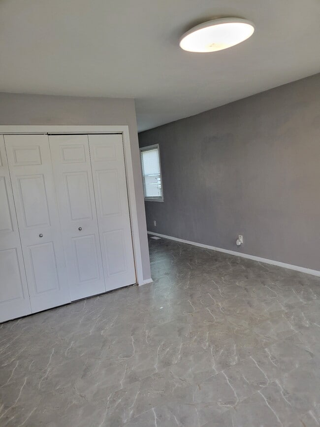 Building Photo - 1205 Garden Hills Dr