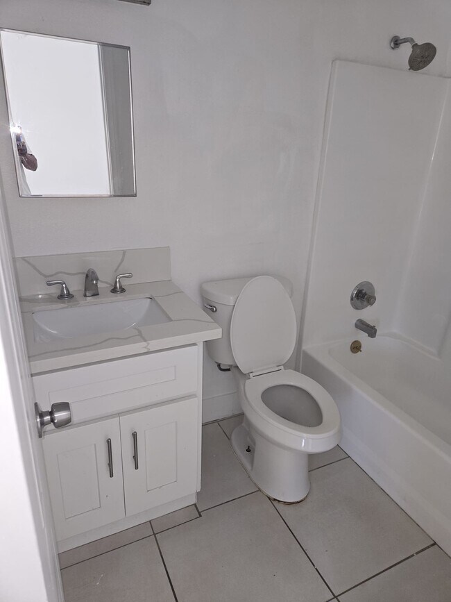 Foto del edificio - 2847 Clay Ave