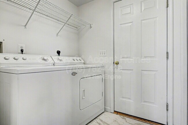 Foto del edificio - 716 Scarburgh Way