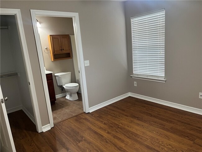 Foto del edificio - 903 W Post Rd