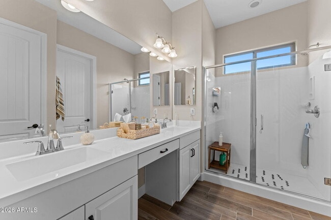 Building Photo - 4060 Old Orch Dr