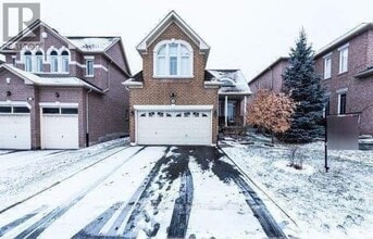 Building Photo - 148 Toporowski Ave