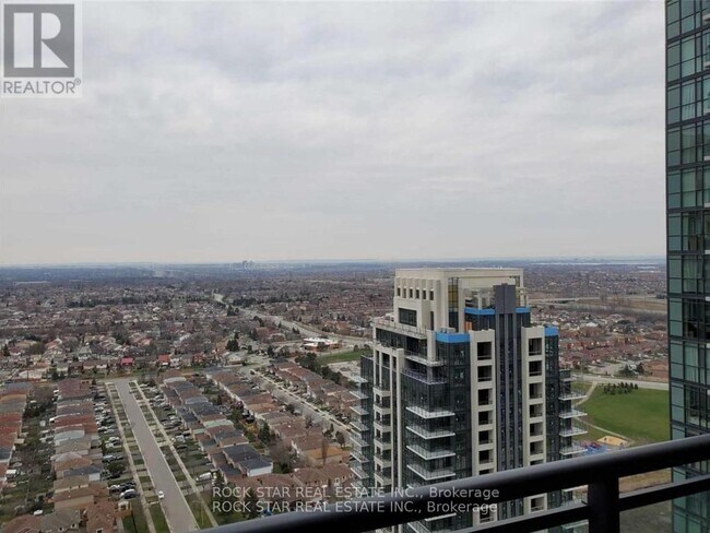 Photo du bâtiment - 4070 Confederation Pkwy