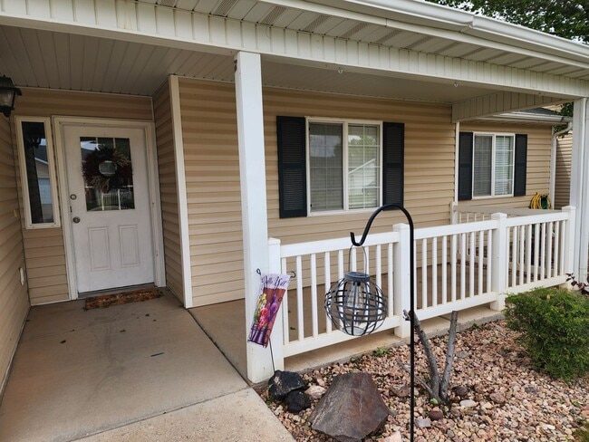 Building Photo - Charming home