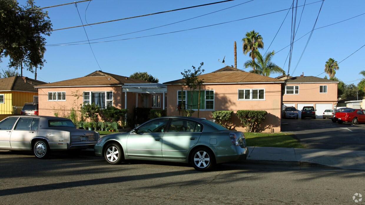 Primary Photo - 909 S Lemon St