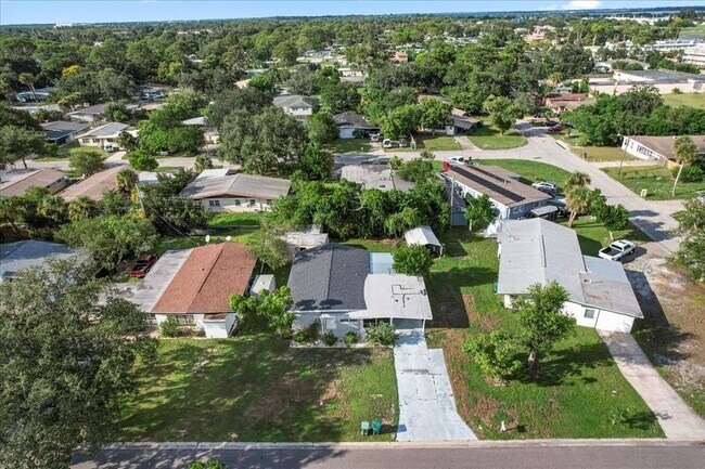 Foto del edificio - 1104 W Hillcrest Dr