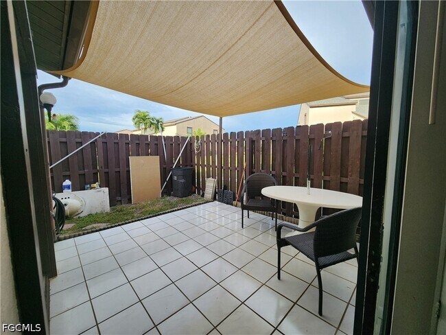 Foto del edificio - 12963 Cherrydale Ct