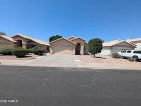 Building Photo - 1094 W Heather Ave