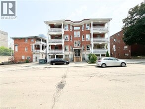 Building Photo - 121 Park St S Building Photo - 121 Park St S