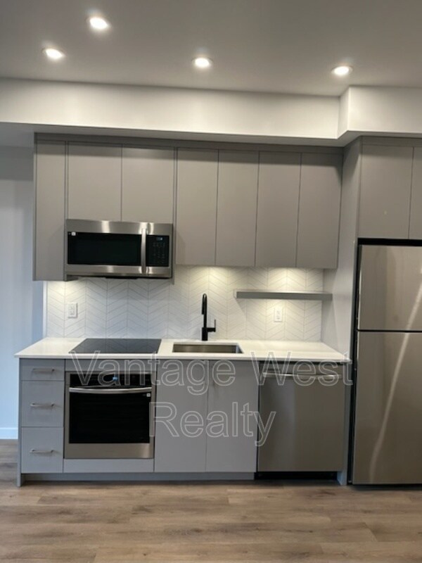 Photo du bâtiment - 1274-1274 Devonshire Ave