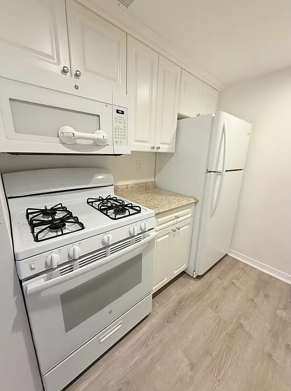 Primary Photo - 34 Bay Ridge Ave
