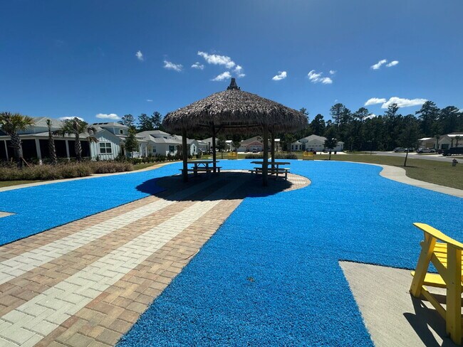 Foto del edificio - Margaritaville Two Bedroom Fully Furnished Home!