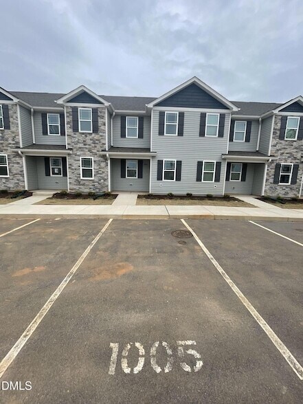 Foto del edificio - 1005 Peony Ln