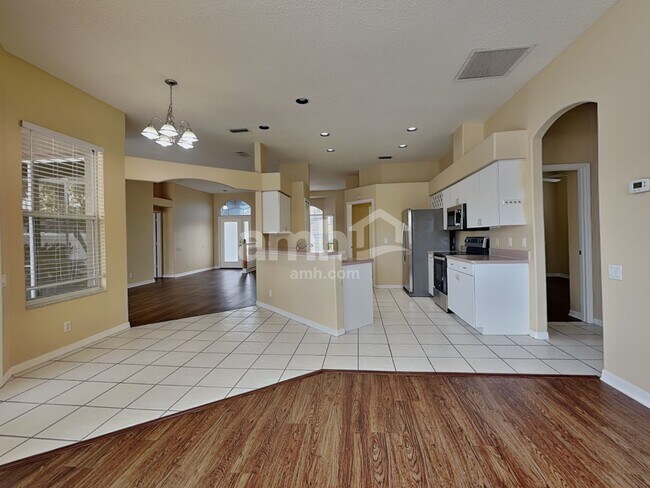 Foto del edificio - 4817 76th Ct E